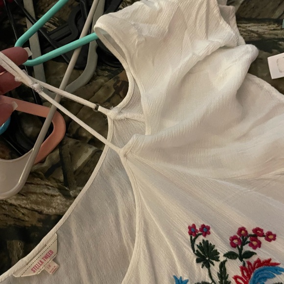 Cold shoulder top - Picture 2 of 3